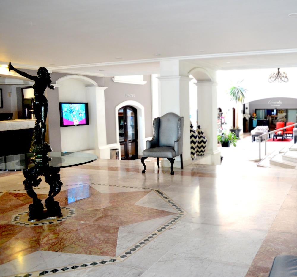 Plaza Camelinas Hotel Querétaro Kültér fotó